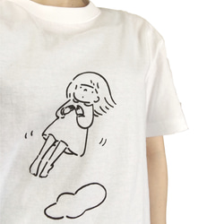 浮かぶ女の子イラストTシャツ 3枚目の画像