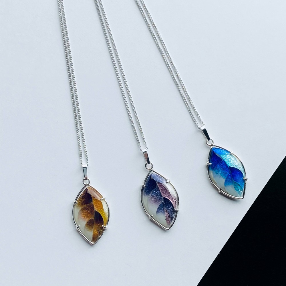 Shippo Jewelry リーフ 七宝焼のペンダント 純銀胎有線七宝