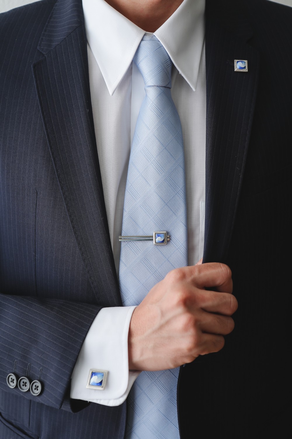 渦 七宝焼のネクタイピン 純銀胎有線七宝