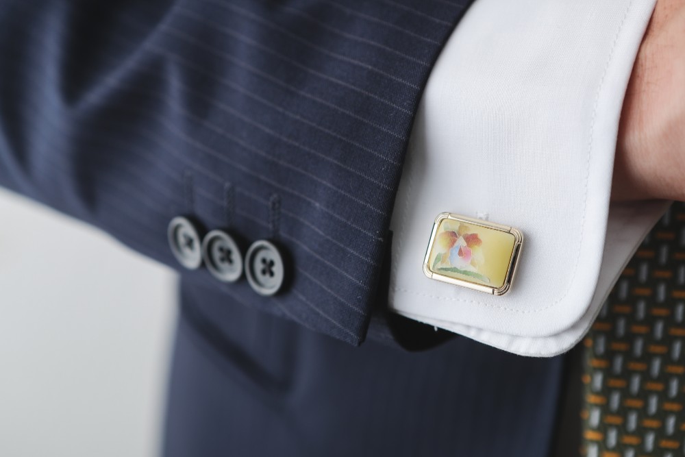 つや消しカトレア 七宝焼のカフスボタン(カフリンクス) 純銀胎つや消し有線七宝 18kgf