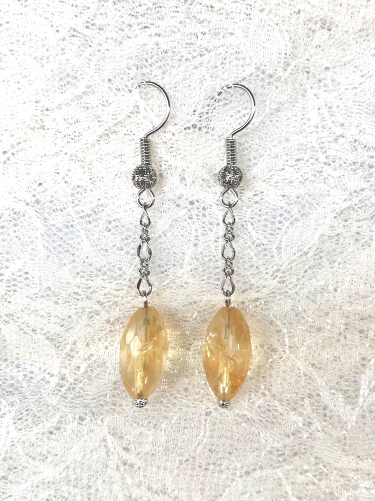 シトリンライスカットの揺れるピアス♬