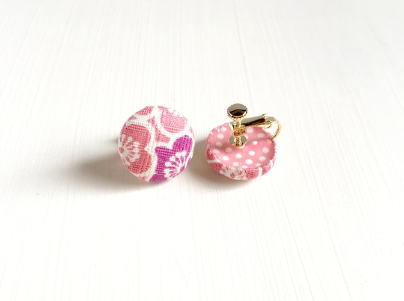 まるいイヤリング「さくら」くるみボタンのアクセサリー 丸 桜 春 和風 レトロ かわいい 3枚目の画像