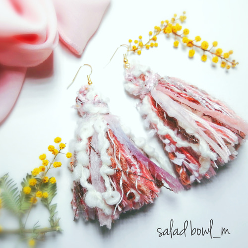 引き揃え糸のタッセルピアス ピアス（フック・チェーン） saladbowl_m 