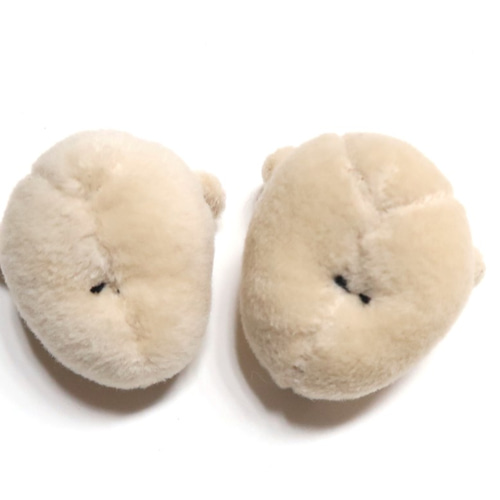 ٩(๑❛ᴗ❛๑)۶ クマのぬいぐるみが可愛く彫刻されたストーン