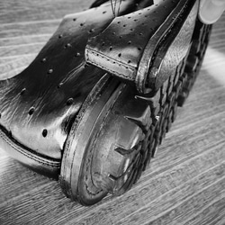 約9cmのミニチュア･レザーシューズ 〜木型からフルハンドメイドで制作〜 【受注制作品】 9枚目の画像