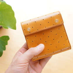 GOLF:2 / クラシック 〜重厚感ある正方形の二つ折り財布〜 【受注製作】 1枚目の画像