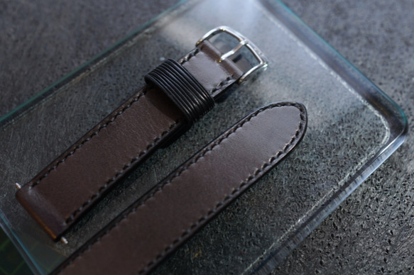 プルアップレザーの腕時計ベルト 〜シンプルな大人の佇まい〜【受注製作】 1枚目の画像