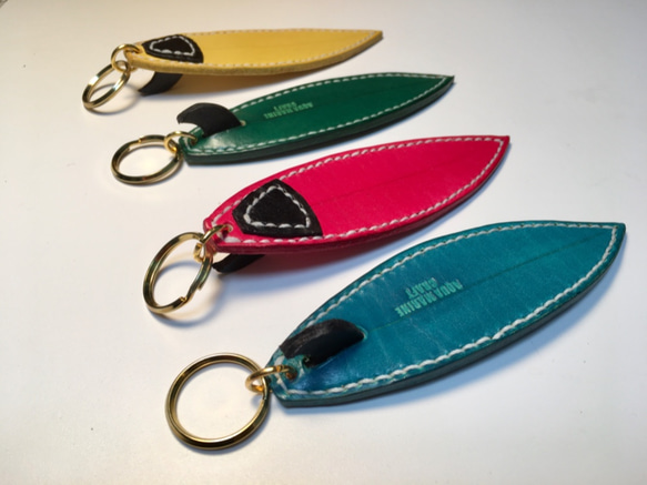 受注製作）手縫い / ヌメ革のサーフボードキーホルダー 鑰匙扣環 AQUA
