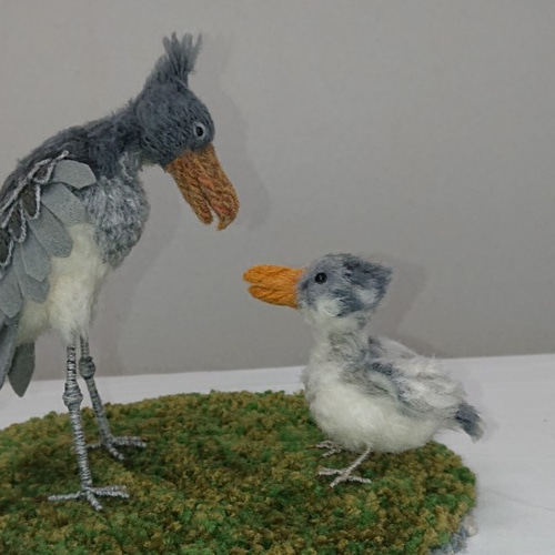 羊毛フェルト　ハシビロコウ　ツバメの親子 ハシビロコウ 親子 羊毛フェルト あたろう 通販 9631781｜Creema