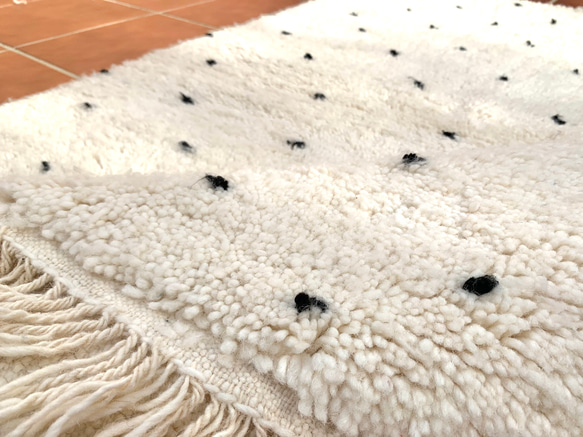 モロッコ  ラグ ベニワレン　ドット ブラック　カーペット　絨毯 6枚目の画像
