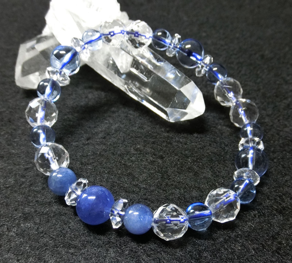 タンザナイトとブルークォーツのブレスレット2　【15㎝】【12月誕生石】
