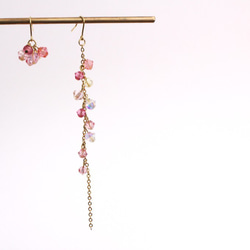 枝垂桜 春色アシンメトリーピアス　〜最高級品質スワロフスキークリスタル〜 2枚目の画像