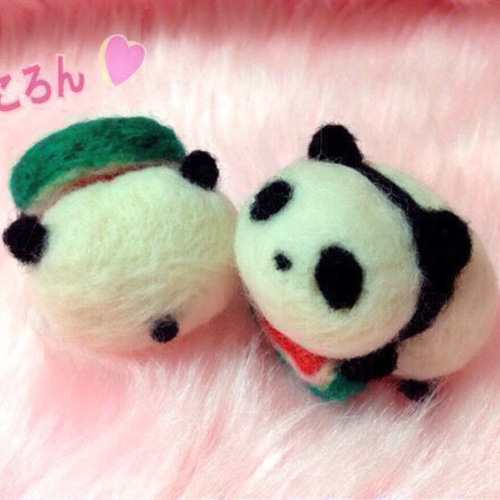 スイカもぐもぐふわぱん♡羊毛フェルトのふわふわパンダふわぱんと