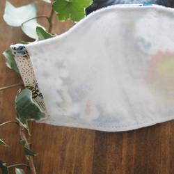 在庫限り終了★子どもがつけてもずれにくいハンドメイドの立体マスク★綿麻シーチング★POPなダイナソー恐竜 4枚目の画像