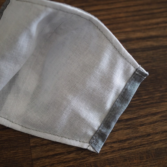 最薄軽量★３サイズから選べる★子どもがつけてもずれにくいハンドメイドの立体マスク★アイロン不要ダークグレー薄手 3枚目の画像