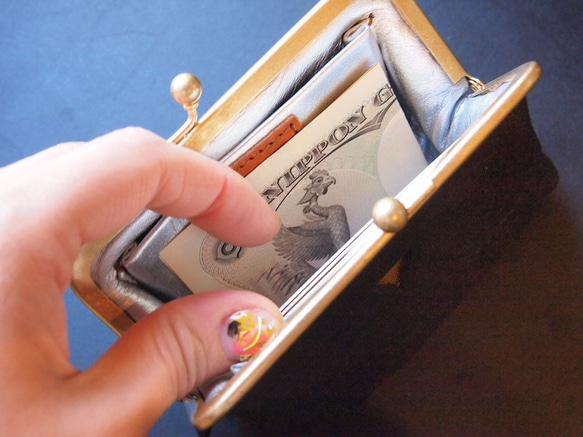 mini トライアングル　ウォレット／がまぐち長財布  バイオレッドピンク×シルバー 5枚目の画像