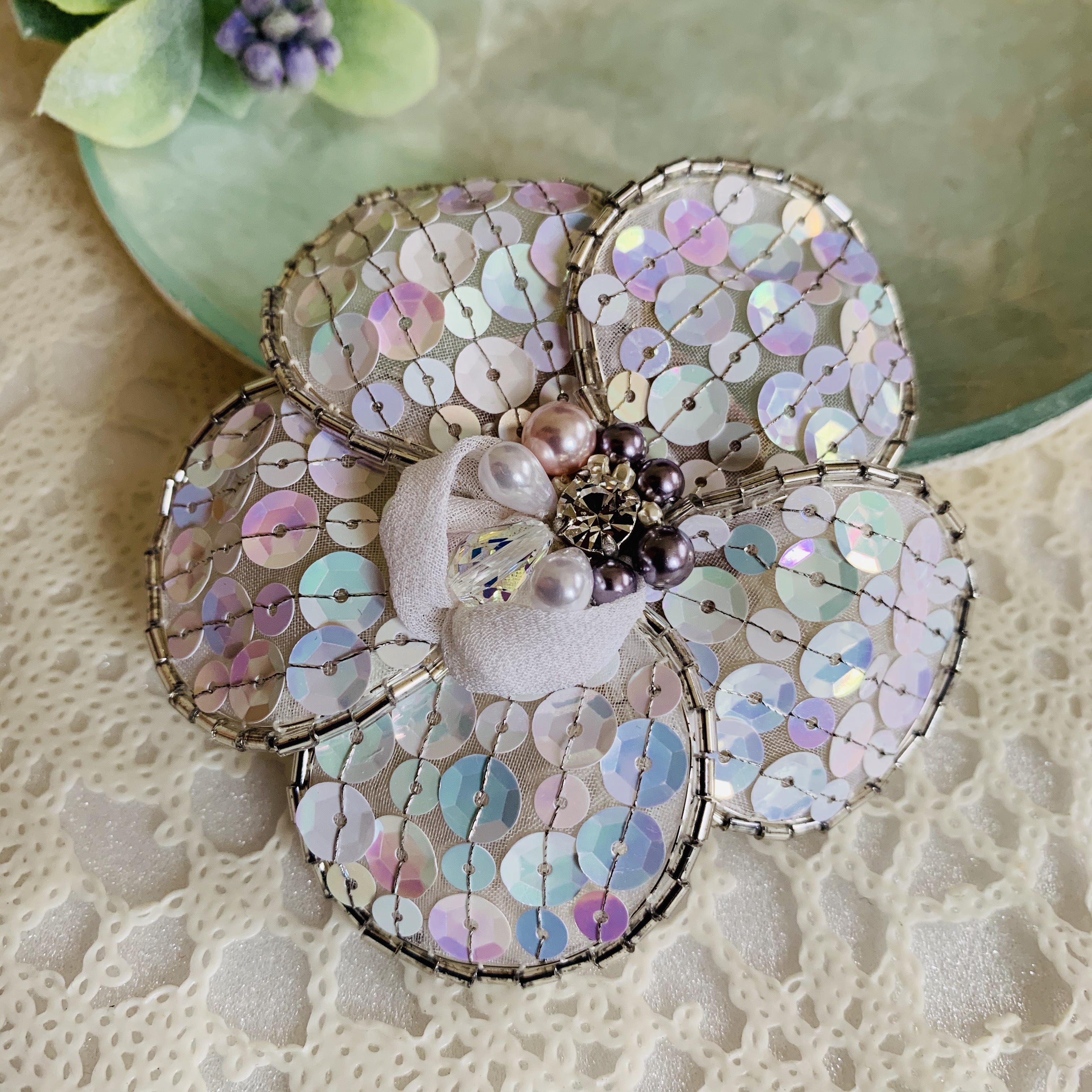 annoncezz la printemps パイエットフラワーのオートクチュール刺繍ブローチ