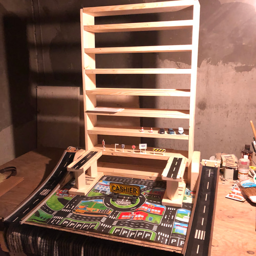 滑り台付きトミカ収納棚