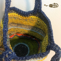 かぎ針編み✳︎ 色々な糸で編んだミックスカラーのバッグ 5枚目の画像