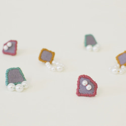 刺繍のピアス "タカクケイ pierce" 1枚目の画像