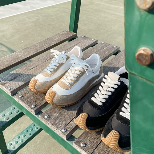 数量限定』21夏秋新作 スポーティなデザインながら、大人な雰囲気の