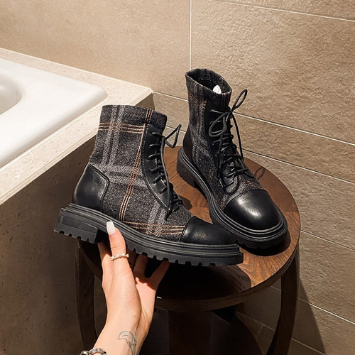 ☆極美品☆PRADA チェック柄ファー付きブーツ　楽ちん　オシャレ ☆極美品☆PRADA チェック柄ファー付きブーツ 楽ちん オシャレ