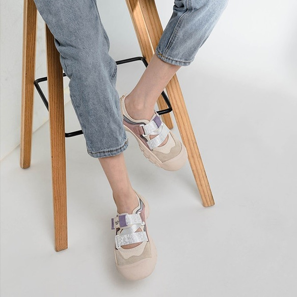 “數量有限” 21 新款夏季/秋季運動鞋，配有魔術貼，可順暢連接/拆卸女士 第2張的照片