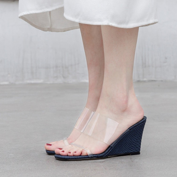 [交貨日期 35-45 天] Made-to-order PVC 設計坡跟鞋底穆勒涼鞋女士 3color 第2張的照片