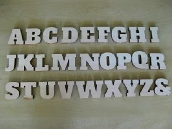 木製アルファベットセリフA《小》 1枚目の画像