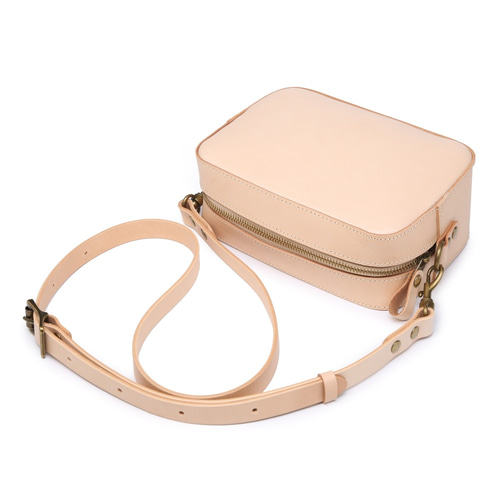 ショルダーバッグ 本革 ヌメ革 高級 上品 スクエア ミニショルダー 斜