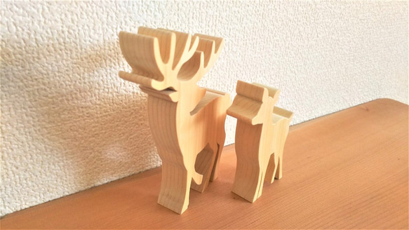 シンプルな　鹿の親子　木の動物オブジェ　青森ひば 2枚目の画像