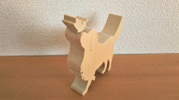 木製オブジェ　犬と蝶々　ゴールデンレットリバー　青森ひば 5枚目の画像