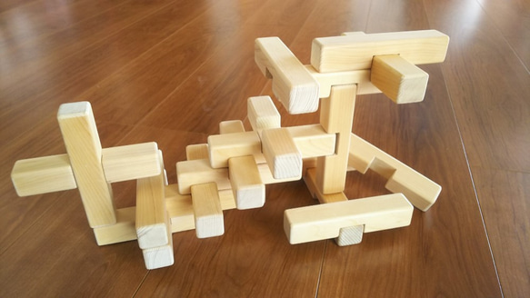 青森ひばの　相欠きブロック（25ピース）　木のおもちゃ　積み木 1枚目の画像