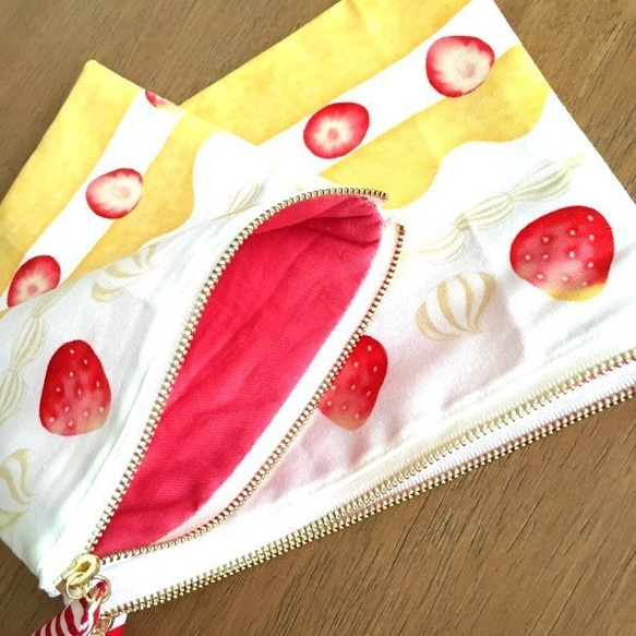 再再販・イチゴがみっつ♪ショートケーキのspecial pouch・Ｌ 4枚目の画像