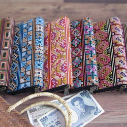 びっしり手刺繍！民族模様のヤオ刺し布製長財布/エスニックレッド(C0214-04)ギフトにも 5枚目の画像