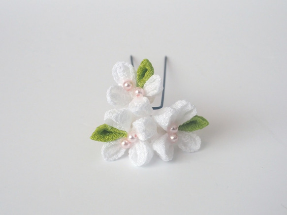 木犀色の小花のUピンかんざし(白色) 2枚目の画像