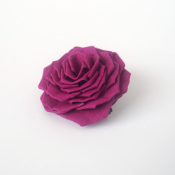 シックな薔薇のブローチ(紫) 2枚目の画像