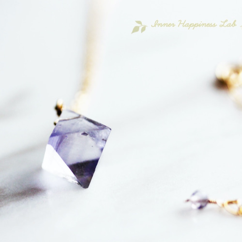 14KGF/ イリノイ産八面体フローライトの原石ネックレス（クリアな  