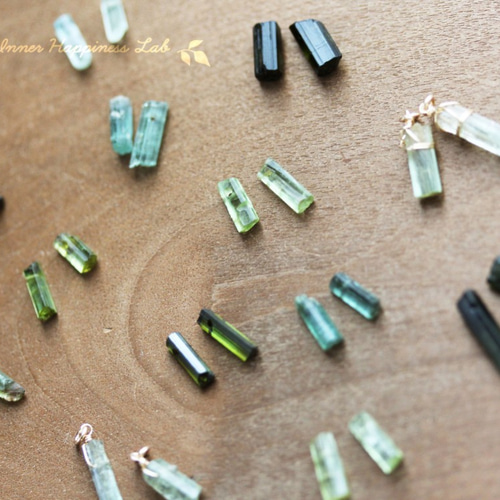 再販】14KGF/ グリーントルマリンの原石ピアス ピアス（フック