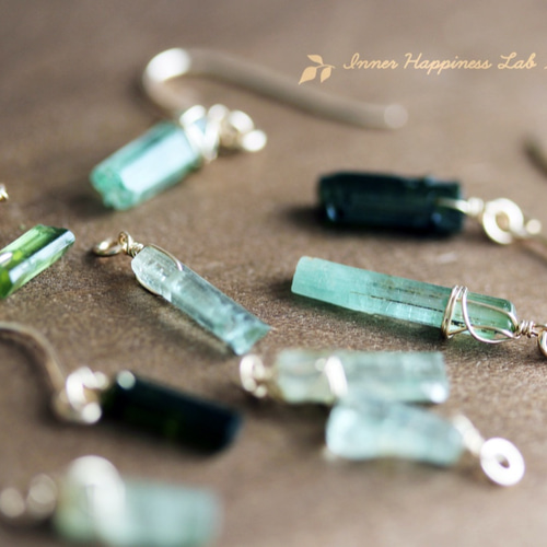 再販】14KGF/ グリーントルマリンの原石ピアス ピアス（フック