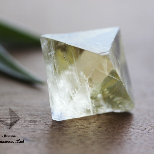 イリノイ産 八面体フローライトの原石(中)（ライトイエロー） その他