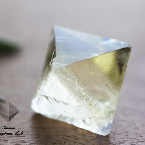 イリノイ産 八面体フローライトの原石(中)（ライトイエロー） その他