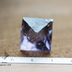 イリノイ産八面体フローライトの原石(小)（斬新なパープル） 7枚目の画像