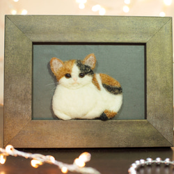 香箱座りの子猫(三毛猫)（羊毛フェルトの置き型インテリア） その他