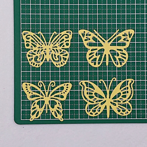 クラフトパンチ 4種類の蝶 クリーム色 計40枚【015-4】 DIYパーツ