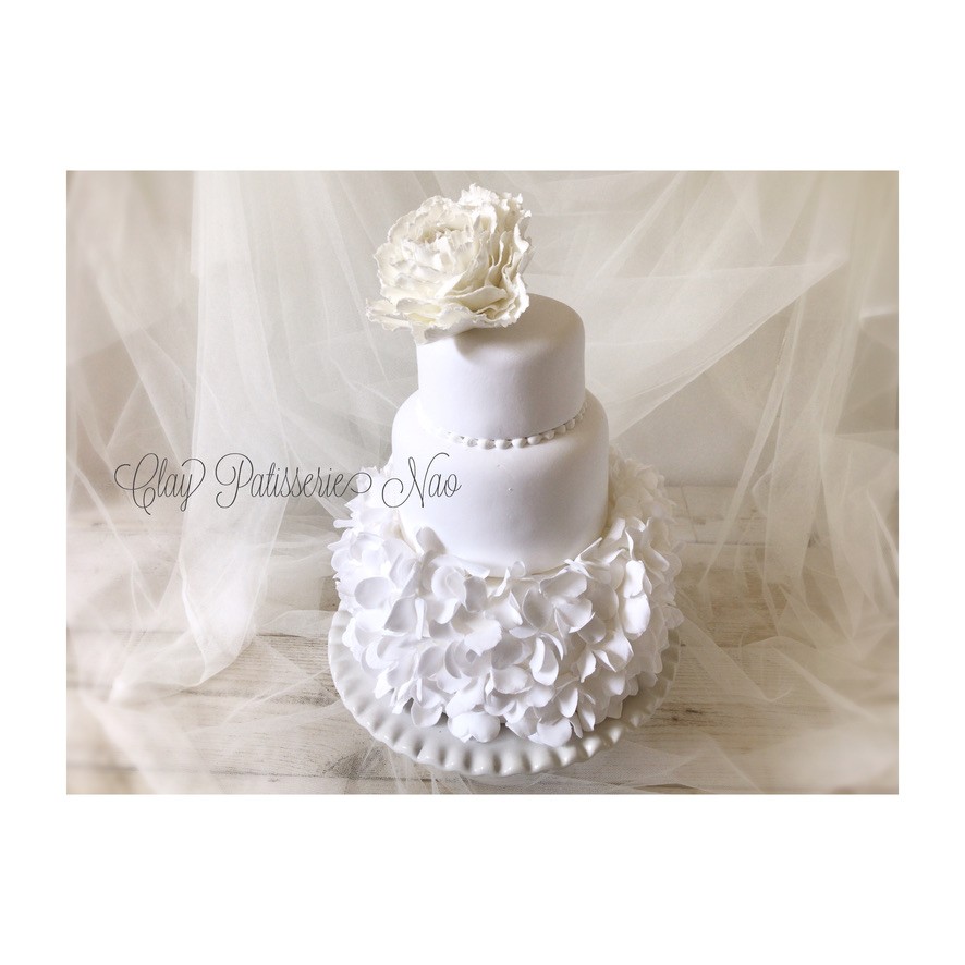 ホワイトピオニーのフリルクレイケーキ