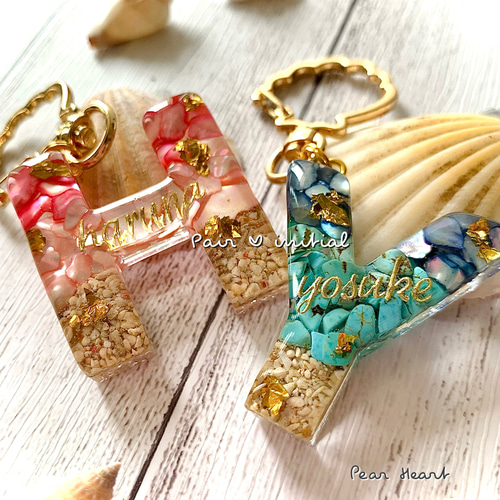 イニシャルチャーム【ペア♡セット】ぷっくりツヤツヤ キーホルダー  