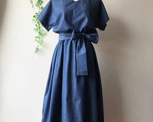 takahiro kawaguchi 岡山デニムワンピース　美品 シルエットにこだわった岡山児島デニムワンピース／ブルー