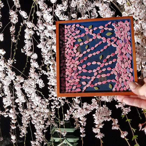 おすすめNo1！春待ち遠し モザイクタイルアート　 　　　　　　　手つなぎ桜　壁掛け　大判19×19cm 2枚目の画像