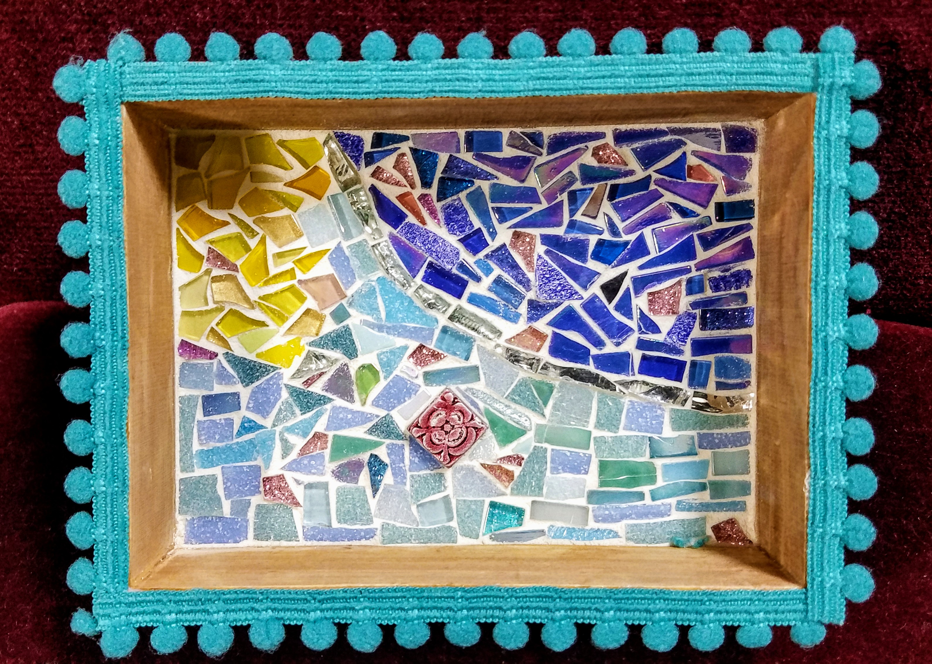 【ハンドメイド・一点物】モザイクタイル、タイルアート、花、蝶、風景画 大人かわいい 花舞 モザイクタイルアートの深型トレー その他